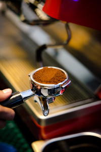 Kaffeezubereitung mit der Siebträger-Maschine